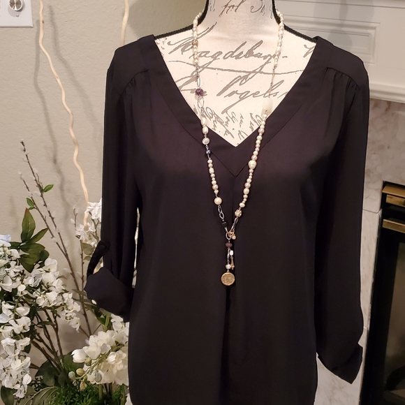 Black Bar Back, Front VNeck Blouse, Medium, EUC - Picture 2 of 2